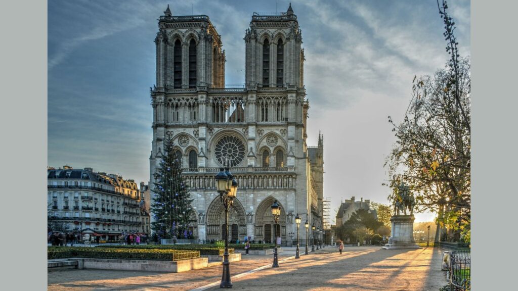 Notre-Dame de Paris – la mère de toutes les cathédrales